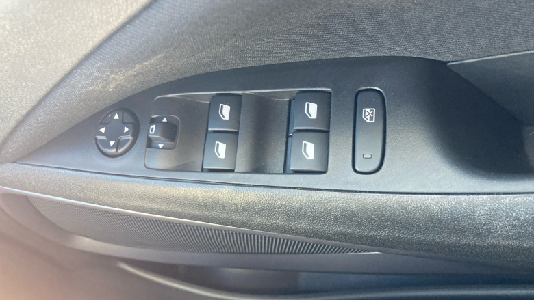 Vauxhall Crossland 1.2 Turbo Design 5dr Petrol Hatchback